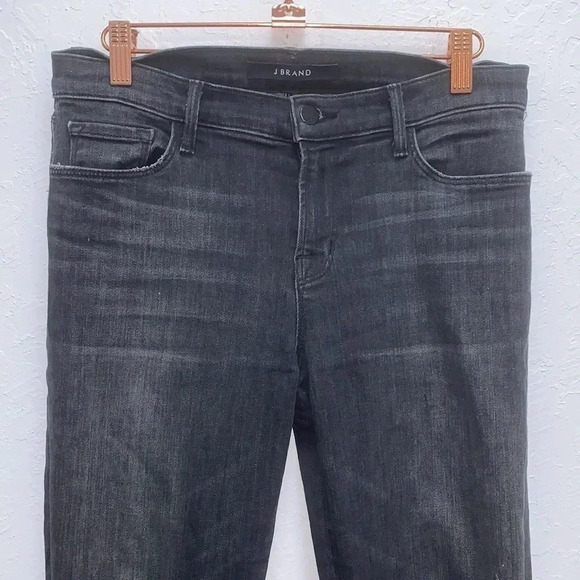 J Brand Distressed Skinny Leg Jeans in Affray Size 28 - Picture 3 of 8